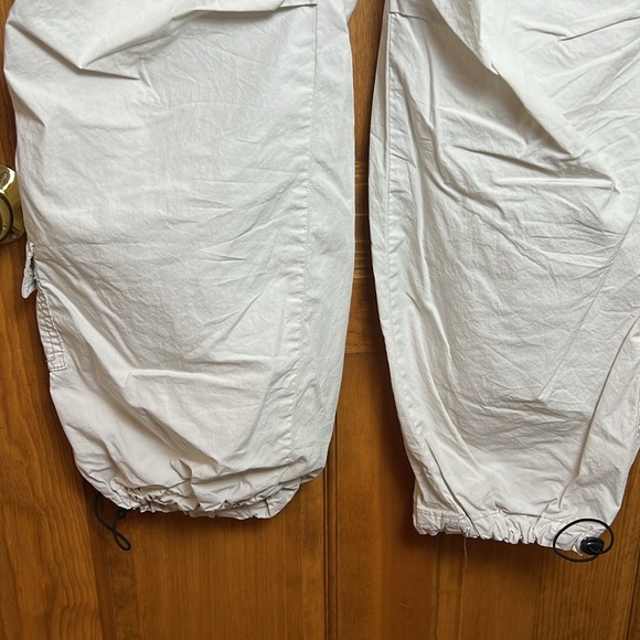 Women's Garage Size Medium Beige Bungee Pants - Picture 5 of 8